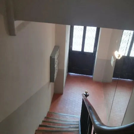 Apartman Chabaud Left
